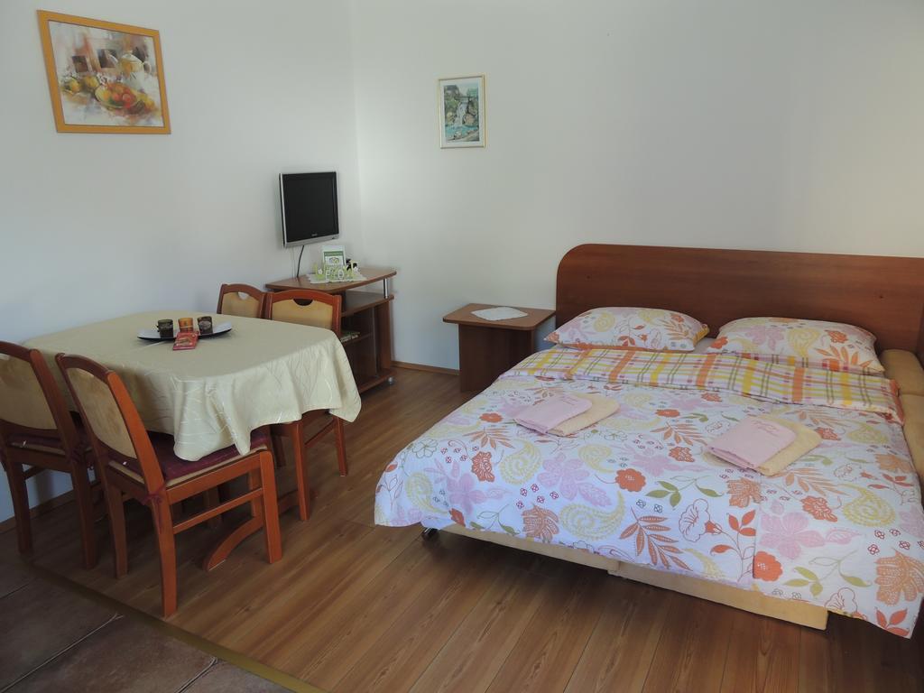 Apartments And Rooms Tavcar Bled Room photo